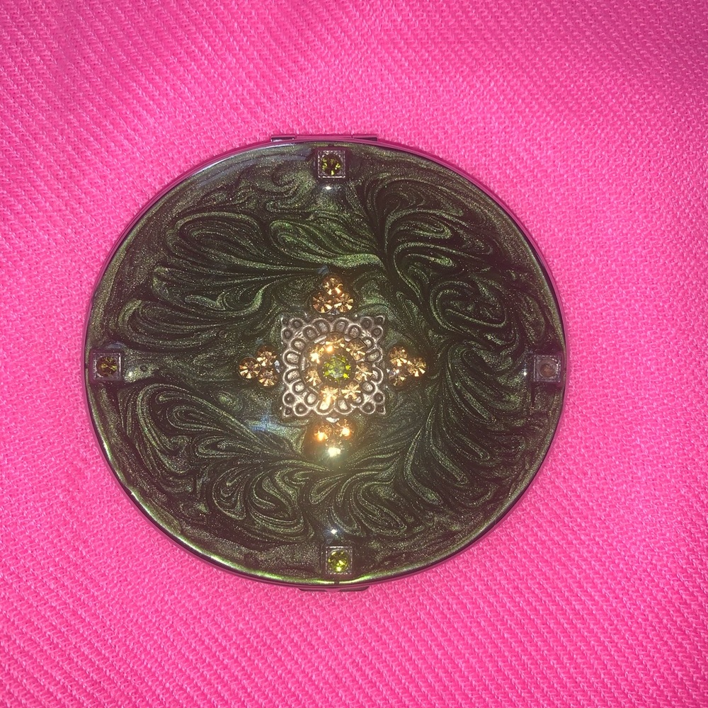 Beautiful vintage dual sided pocket mirror